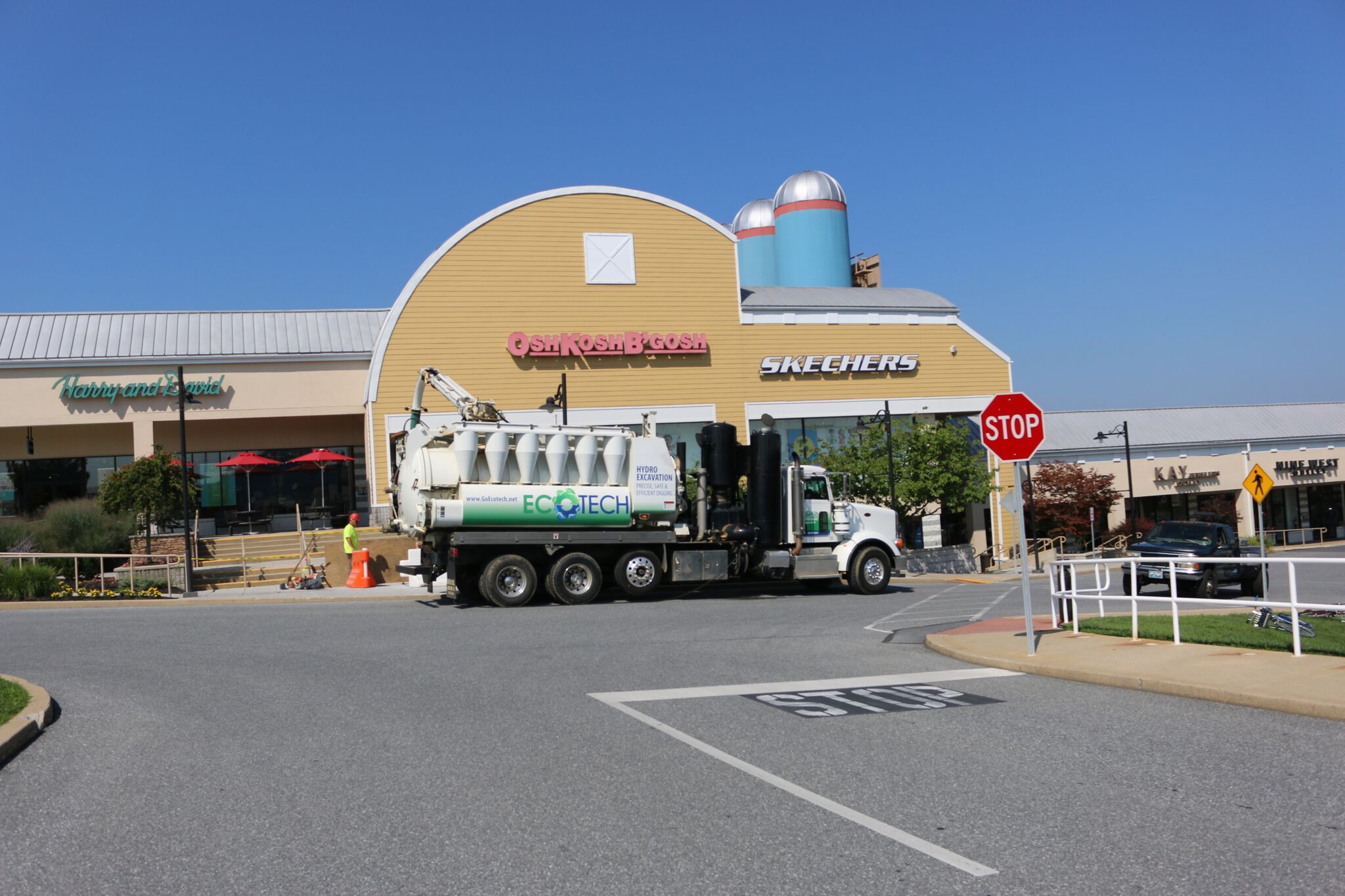 Contractor to install new directory signs in 3 different locations
