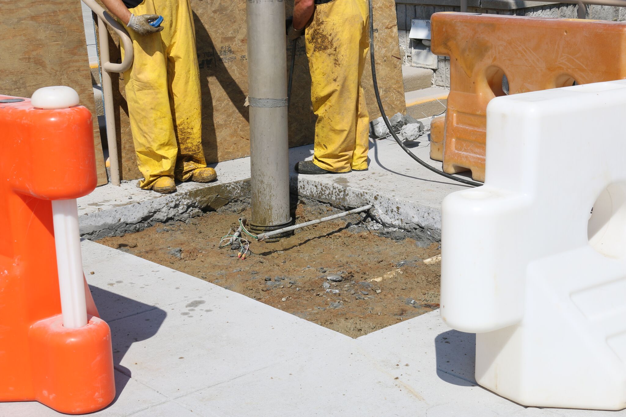 Hydro Excavating at Tanger Outlets to locate underground utilities