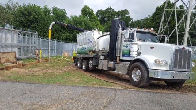 Hydro excavating to assist in the placement of underground utilities