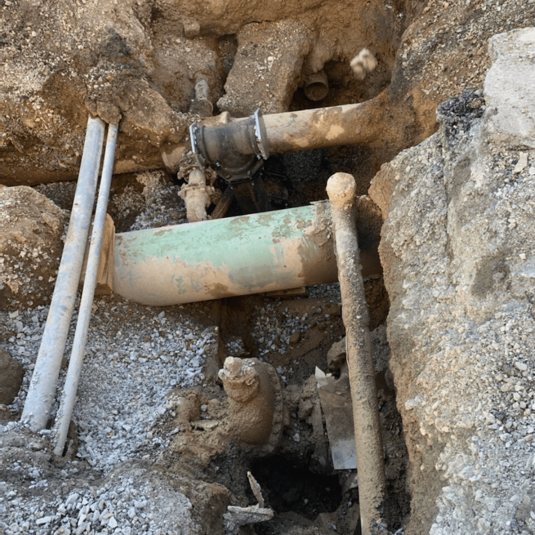 Working in conjunction with traditional excavation equipment in tight city quarters to expose existing water services.
