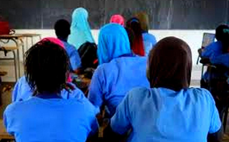 Teacher causes controversy for kissing 15-year-old student