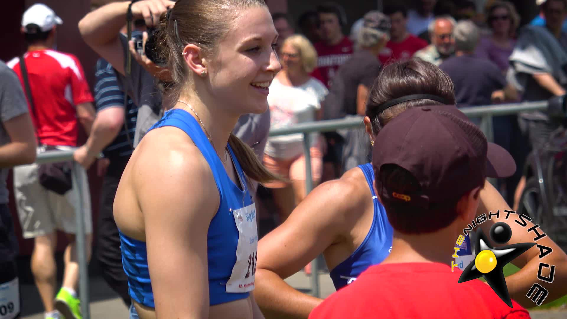 Voyeur - Sexy Body On This Track Field Athlete - voyeur - voyeur -  XFantazy.com