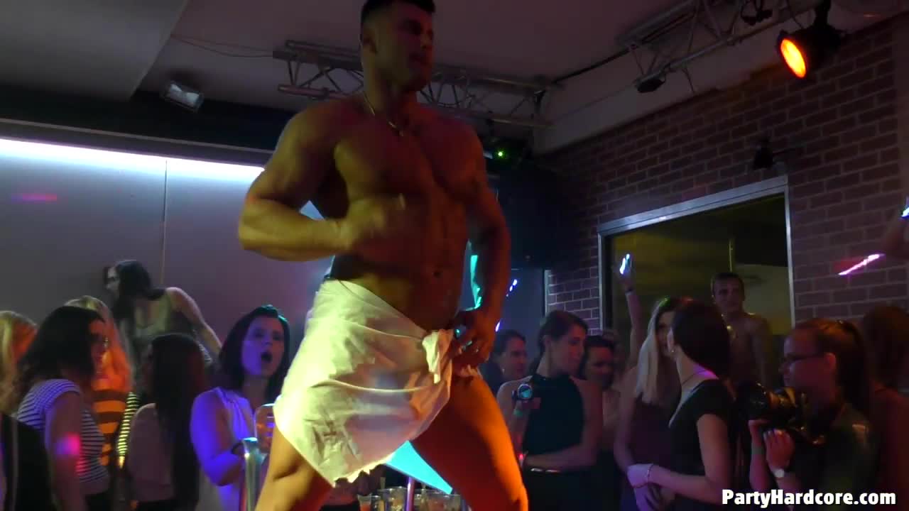 PartyHardcore presents Party Hardcore Gone Crazy Vol. 42 – Part 7 – Cam 1 -  (MILF porn) - thefantazy.com