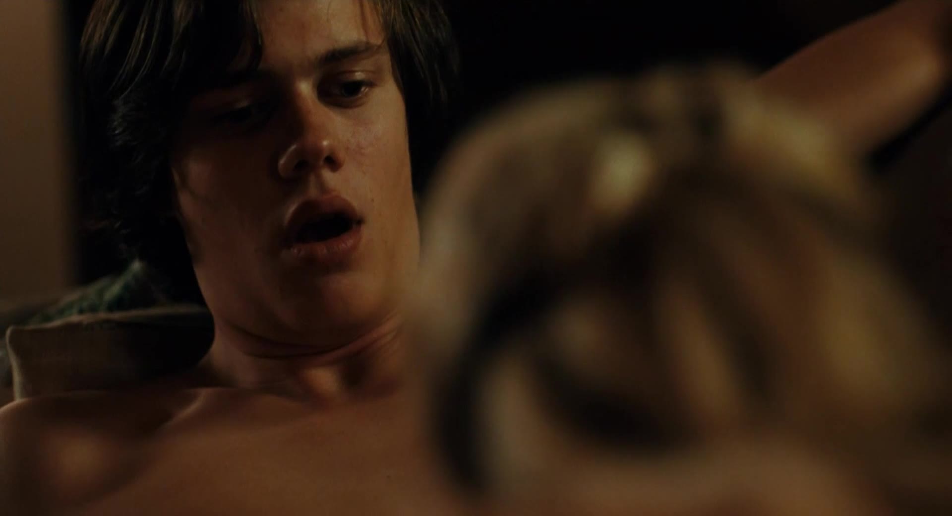 Slideshow bill skarsgard sexy.
