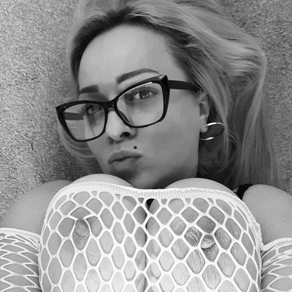 ruxy42ett Videos: Cam4 ChatUrbate Online - ONScreens.me