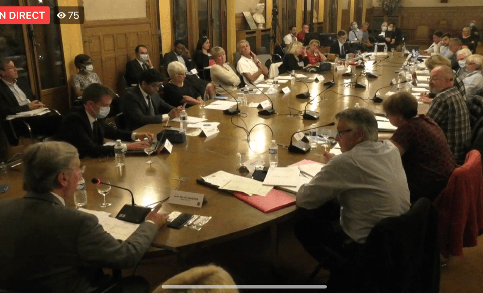 Maison Vue Panoramique Et Piscine Au Raincy 93 Location Tournage Cinema Avec Cast Things