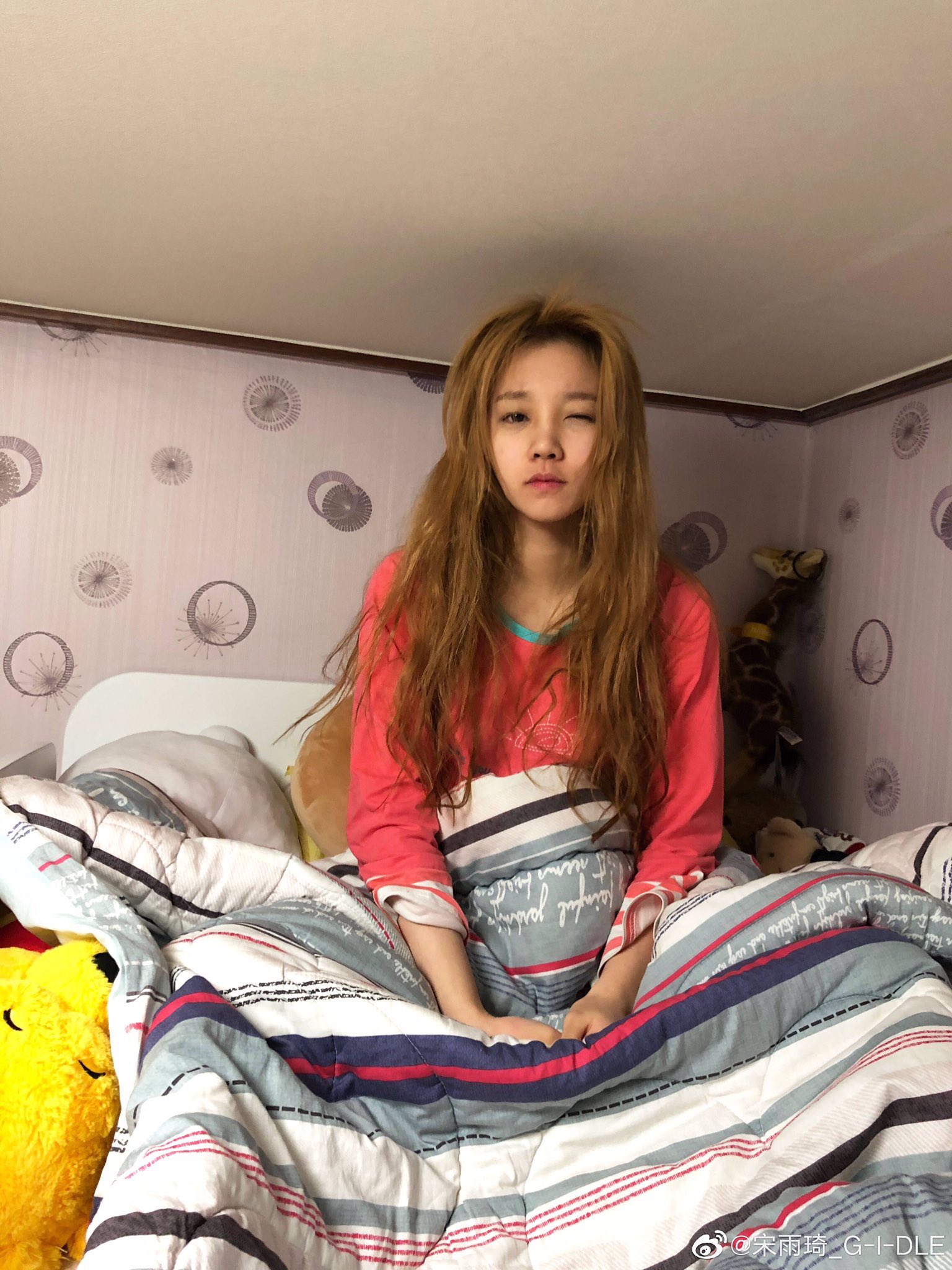 Yuqi has enjoyed listening to music from a young age. Song Yuqi - (G)-I-DLE - Asiachan KPOP Image Board