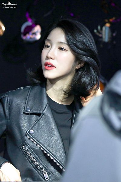 Jinye (배진예), also known as zn (지엔) or jinyea, is a south korean singer. ZN - Laboum - Asiachan KPOP Image Board