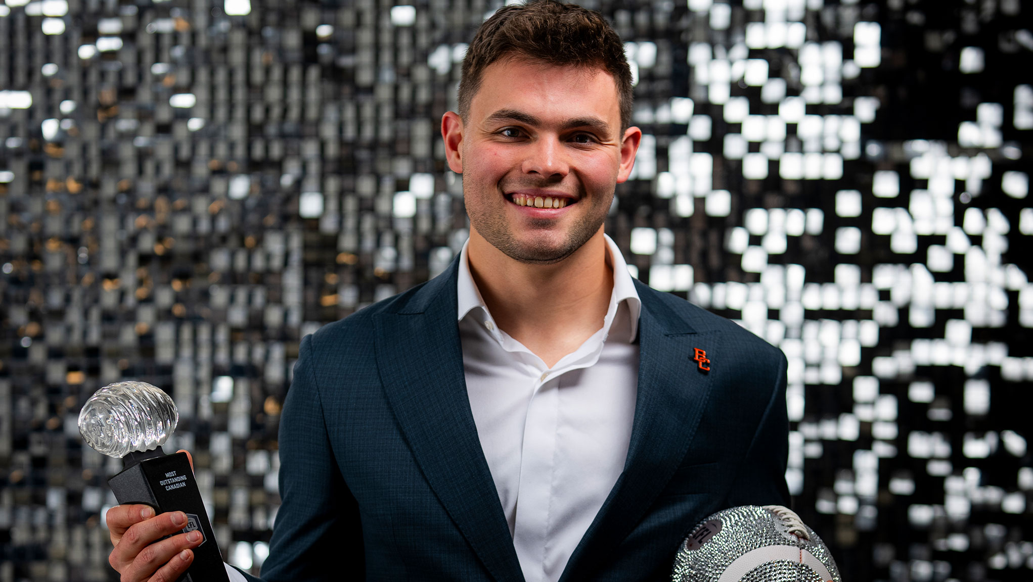 Nathan Rourke Wins 2025 CFL Most Outstanding Player and Canadian Awards! (2025)