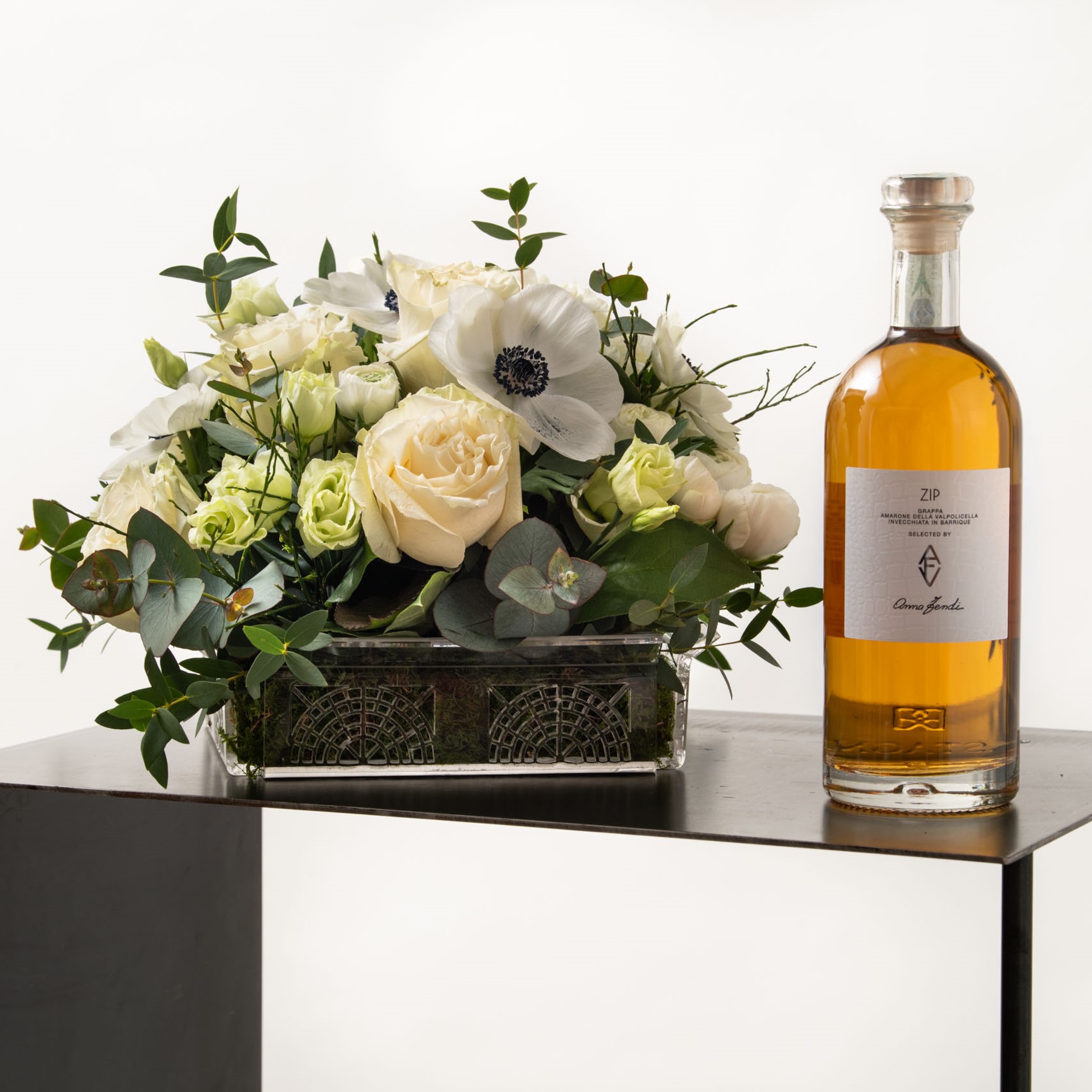 Scatola Con Fiori E 1 Bottiglia Di Rosè Anna Fendi - Rocchi - Cosaporto.it 1697_x_1697_jpg