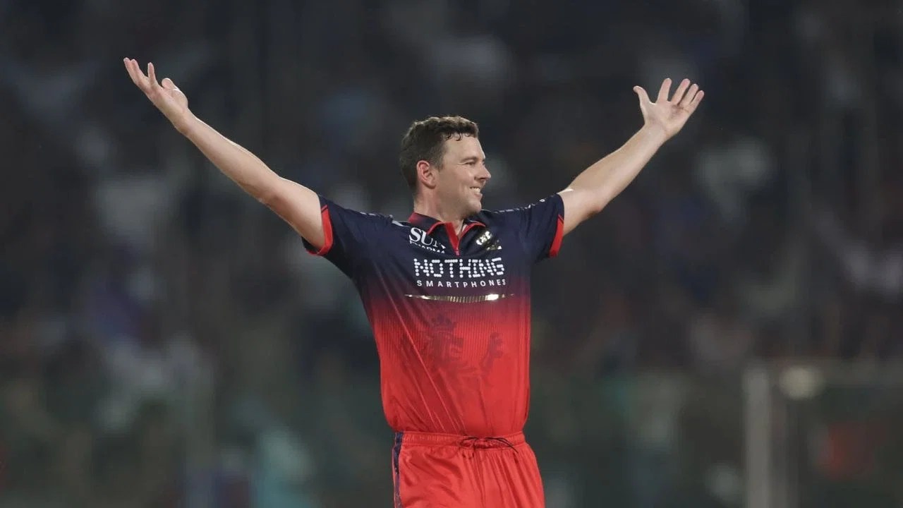 "Adopted his lead ": Josh Hazlewood credit bowling associate Bhuvneshwar Kumar after successful POTM in DC vs RCB conflict