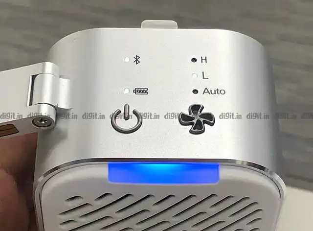 Having a spotless home doesn't only mean that you have to use a vacuum cleaner to keep it. Lg Puricare Mini Portable Air Purifier With 3600mah Battery To Be Launched In India At Rs 15 990 Digit