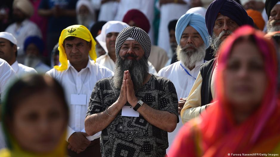 Dw radio broadcasters believe in providing real music variety, so listeners can enjoy a vast catalogue of known and news, world talk. Dw Hausa Live Bundestag Billigt Riesiges Konjunkturpaket Aktuell Jun 09 2021 Dw Business Asia 13 07 2021 Fighting Chronic Hunger Needs Concentrated Efforts 13 07 2021 Residents Resist As Multinationals Bottle Spain S Water To Sell Abroad