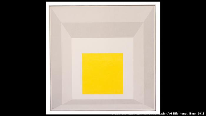One of the most influential artists of the 20th century, josef albers was a painter, printmaker, photographer, and designer known for his crucial role in . Anni Albers Retrospective Celebrates Bauhaus Pioneer Arts Dw 08 06 2018