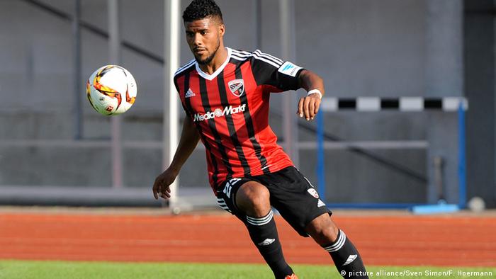Elias Kachunga Alchetron The Free Social Encyclopedia Elias Kachunga of Paderborn celebrates the first goal during the Bundesliga match between SC Paderborn and Hannover 96 at Benteler Arena on September.