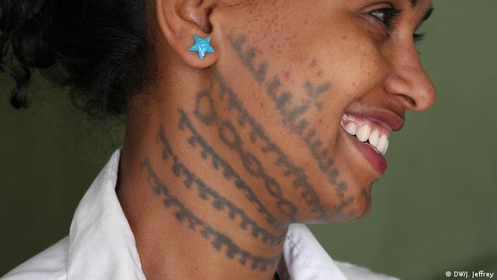 Tattoos In The Horn All Media Content Dw 05 08 2016