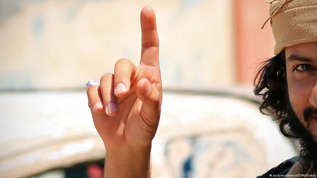Der Ausgestreckte Zeigefinger Ein Ambivalentes Symbol Welt Dw 05 01 2017