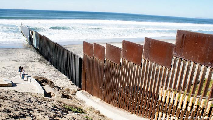 Ciudadanos estadounidenses, personas con nacionalidad estadounidense, residentes legales permanentes e inmigrantes. Estados Unidos No Es Tan Libre Como Parece Musica Dw 23 05 2017