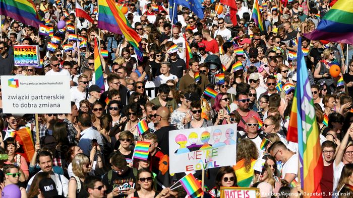 Lgbt Demo Wien : Demonstration Fur Lgbt Rechte In Warschau Aktuell Europa Dw 03 06 2017