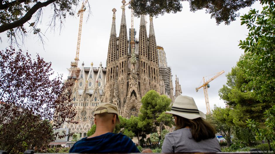 Book your sagrada familia tickets online. Barcelona S La Sagrada Familia Gets Building Permit After 137 Years News Dw 08 06 2019
