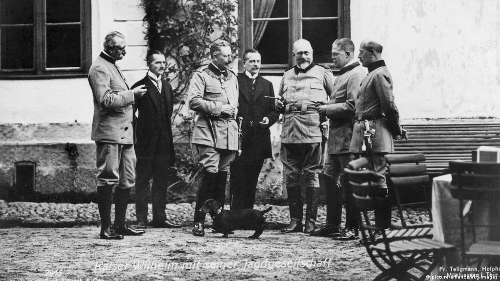 Der Dackel Kommt Ins Museum Lebensart Dw 02 04 2018