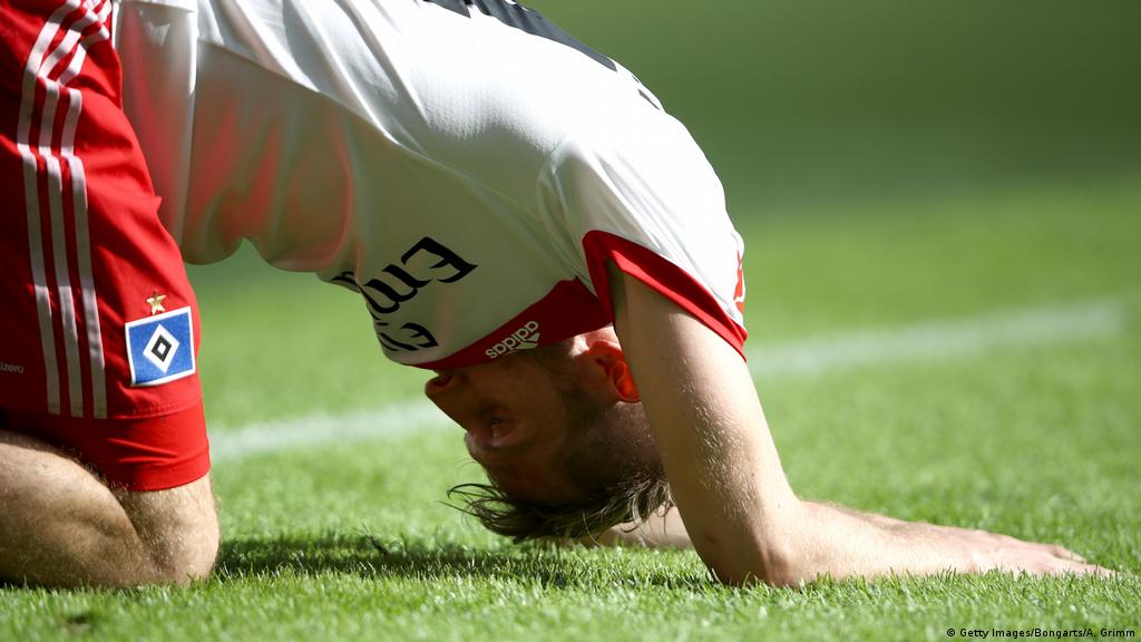 Josip Drmic Aktuelle News Bilder Zum Fussballer Welt MARCH 15 2016 Frankfurt split spoils with Hamburg. Josip Drmic Aktuelle News Bilder Zum Fussballer Welt 135m Aug 8 1992 in Lachen Switzerland.