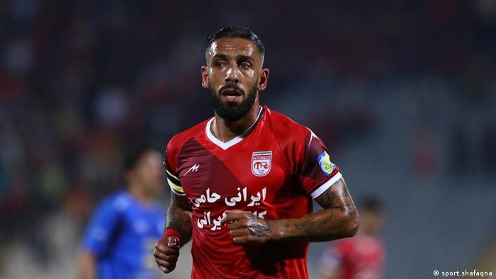 Iran′S Tattoo Taboo Hounds Footballer Ashkan Dejagah | Sports | German Football And Major International Sports News | Dw | 17.08.2018 394_x_700_jpg
