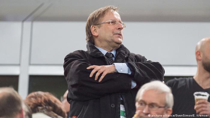 Der bruder von sonja fischer steigt 2001 als maítre und sommelier&nbsp;. Uefa S Champions League Reforms And The Fans We Could Lose Generations Sports German Football And Major International Sports News Dw 30 03 2021