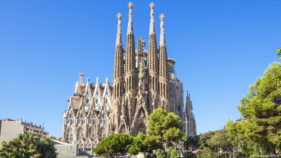 De abril a septiembre de 9 a 20 horas. La Sagrada Familia Reabre Sus Puertas Al Personal Sanitario Europa Al Dia Dw 04 07 2020