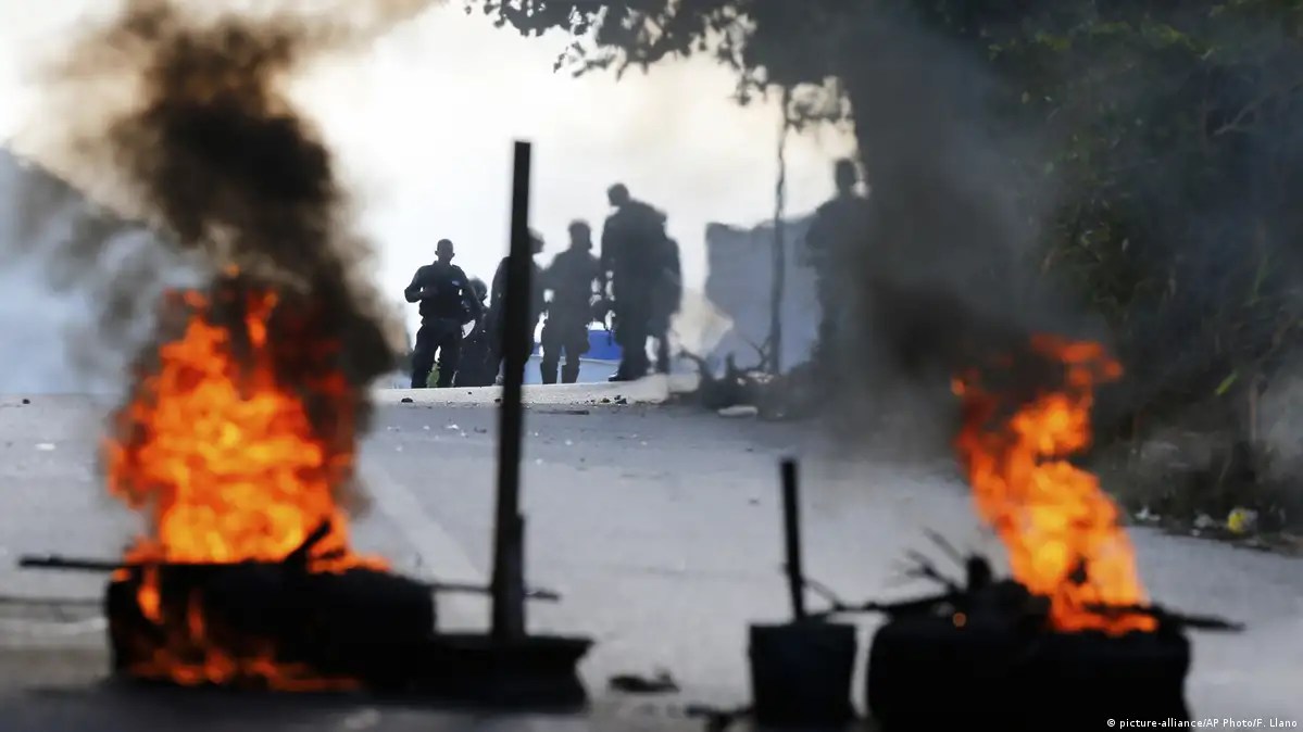 Revolt shows instability of Maduro's Venezuela – DW – 01222019