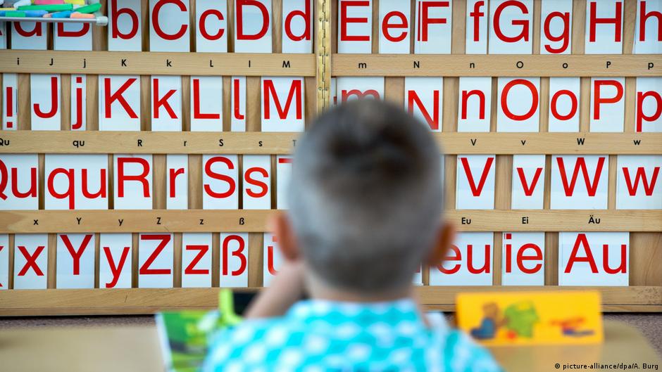 De ce nu vorbeste nimeni de serviceurile de la colt de strada care au facut averi cu astfel de polite? SÄ InveÈe Copiii Germana De Abia La ÈcoalÄ Germania Dw 07 08 2019