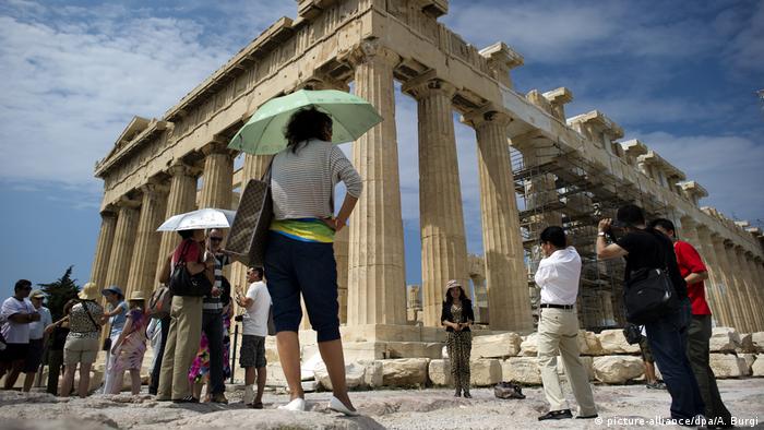 Image Take a walking tour · 2. Europe S Most Beautiful Cities Destination Athens Dw Travel Dw 20 09 2019