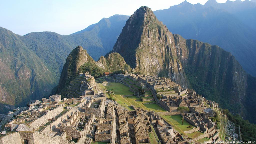 Download the perfect machu picchu peru pictures. Peru Tourists Accused Of Damaging Defecating On Machu Picchu News Dw 15 01 2020