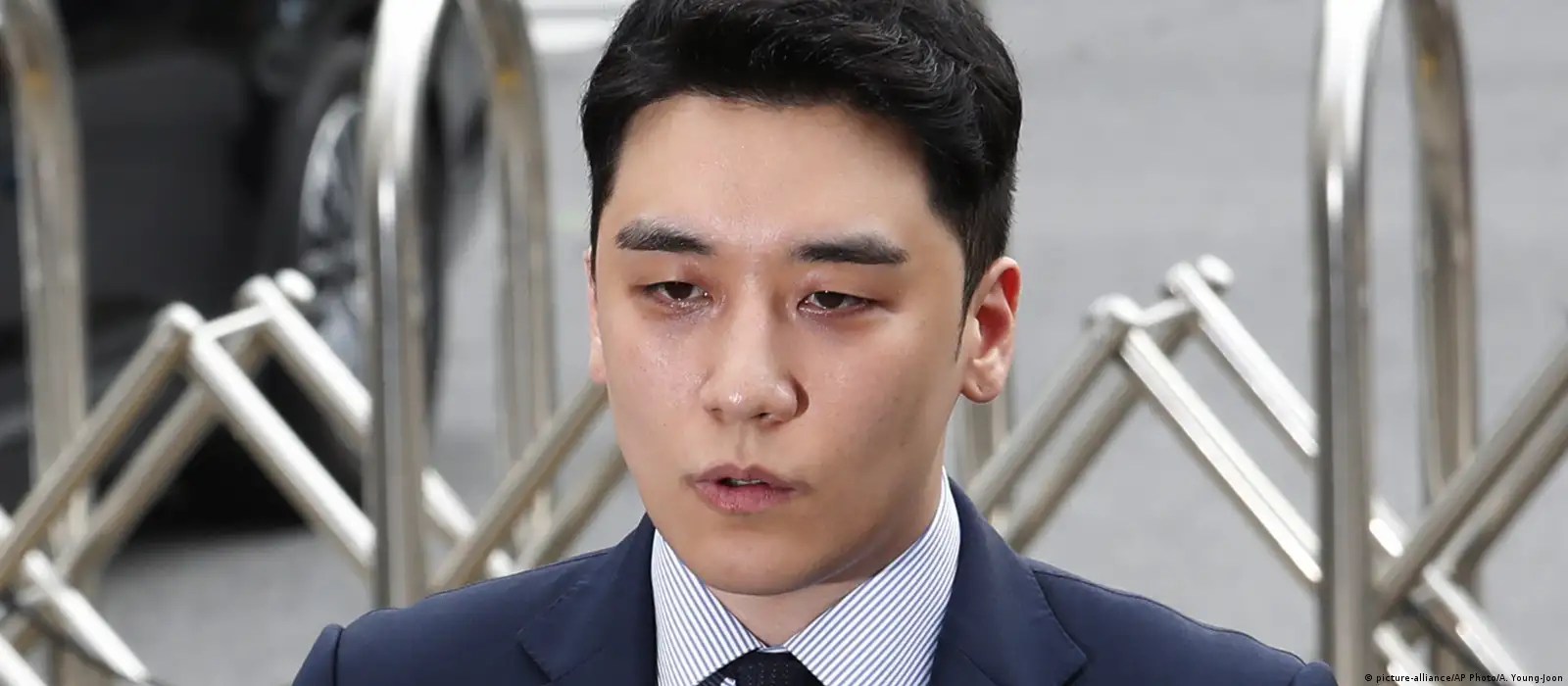 South Korean pop star jailed for 3 years in sex scandal – DW – 08122021