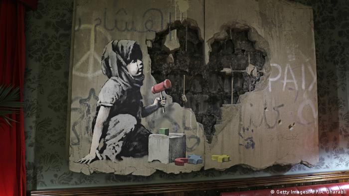 Banksy, Seni Jalanan Dan Lukisan Susilo Bambang Yudhoyono | Dwnesia: Wadah Bagi Komunitas Dw Untuk Berbagi Kisah Dan Pendapat | Dw | 28.08.2021 394_X_700_jpg