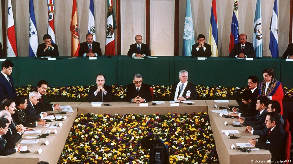 Colabora regularmente con el periódico reforma y con la revista proceso. El Salvador: los Acuerdos de Paz no convencen a Nayib