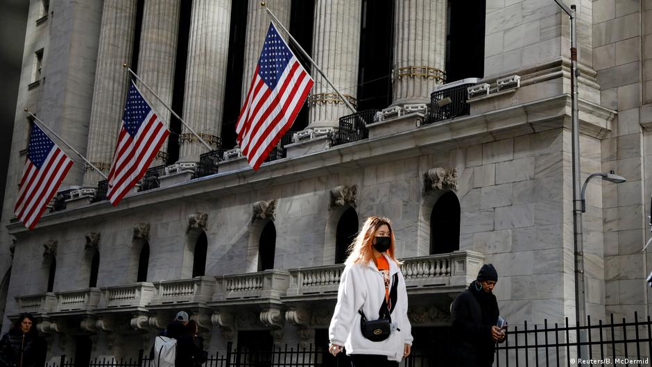 Daftar Asuransi Kesehatan Terbaik 2021 Simak Yuk Meskipun pernah diasumsikan bahwa sumber daya untuk penyediaan layanan kesehatan tidak terbatas disadari bahwa ada batas pada apa yang dapat digunakan untuk menyediakan layanan kesehatan.