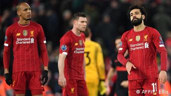 Ich glaube dass du nach der zeit auch wieder fussball nachgehen kannst, aber von kopfball würde ich trotzdem lieber mal einen monat von absehen. Aus In Der Champions League Klopps Fc Liverpool In Der Krise Sport Dw 12 03 2020