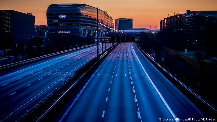 Coronavirus: What Are The Lockdown Measures Across Europe? | Europe | News And Current Affairs From Around The Continent | Dw | 14.04.2020 394_x_700_jpg