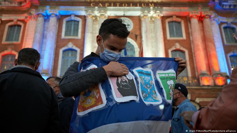 Premierminister castex nannte ihn einen diener der . As France Mourns Slain Teacher Samuel Paty Some Question Secular Values Europe News And Current Affairs From Around The Continent Dw 24 10 2020