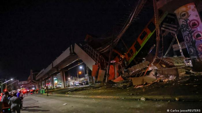 Mexico City Metro . Mexico City Metro Train Bridge Collapse Leaves Several Dead News Dw 04 05 2021