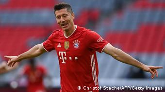 This is an overview of the record of the club bayern munich against borussia mönchengladbach. Bundesliga Champions Bayern Munich Hammer Gladbach After Rb Leipzig Defeat Sports German Football And Major International Sports News Dw 08 05 2021