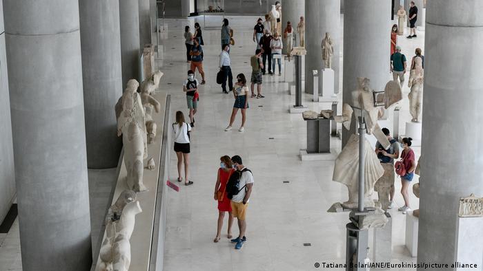 Find out directions, how to book tours, and more. Coronavirus Greece Is Officially Open But Will The Tourists Come Dw Travel Dw 19 05 2021