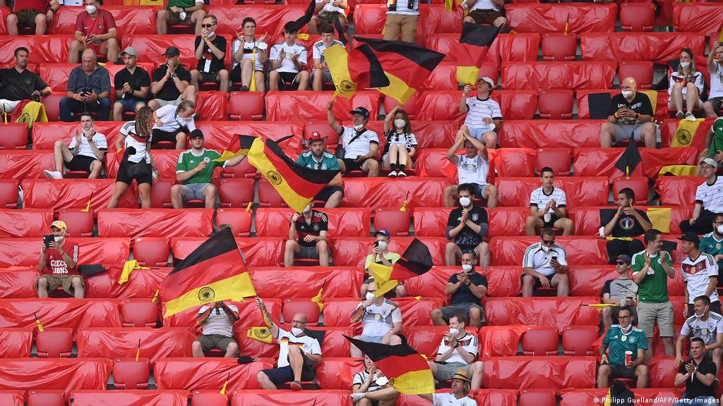 We expect june to be an extremely busy time. Fact Check How High Is The Risk Of Contracting Covid 19 In A Stadium Science In Depth Reporting On Science And Technology Dw 29 06 2021