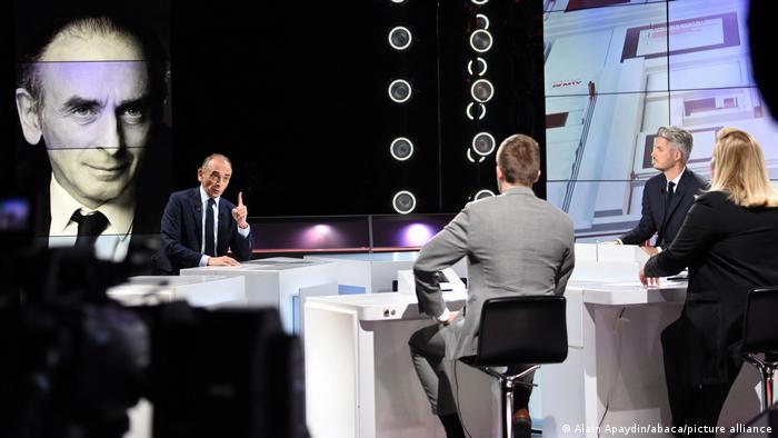 Emmanuel macron criticises challenger eric zemmour after his supporters chanted killer macron at a rally. France Far Right Tv Star Eric Zemmour Shakes Up Presidential Race Europe News And Current Affairs From Around The Continent Dw 30 11 2021