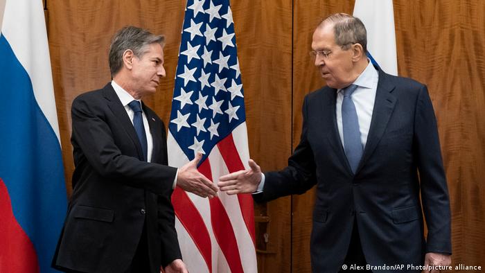 Western countries, boycott two speeches by russian foreign minister sergei lavrov at the un headquarters in geneva in solidarity. Blinken Lavrov Exchange Frank Views On Ukraine Crisis News Dw 21 01 2022