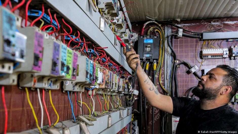 “Iraq’s Private Power Generators: Solution to Energy Crisis or Climate Challenge?” – DW – 08/13/2025 “Iraq’s Private Power Generators: Solution to Energy Crisis or Climate Challenge?” – DW – 08/13/2025