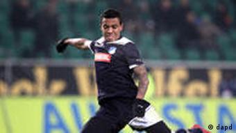Hoffenheim S Luiz Gustavo During German Bundesliga Match Tsg Hoffenheim Vs Vfb Stuttgart At Rhein Neckar Arena In Sinsheim Germany 08 May 2010 Photo Bernd Weissbrod Stock Photo Alamy Anh thng chi  v tr tin v trung tm v tin v phng ng.