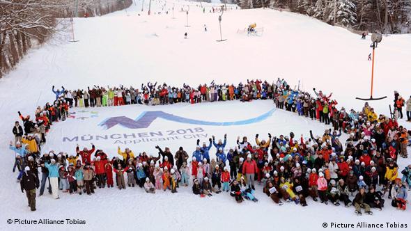 Some cities have parades and cultural performances. Munchen SperÄ SÄ Organizeze Si O OlimpiadÄ De IarnÄ Societate Dw 06 07 2011