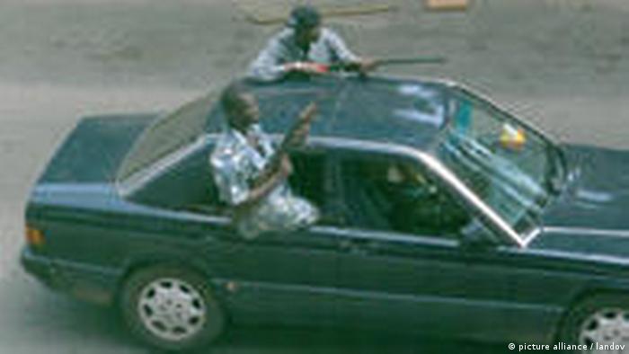 L'édition des informations nationales et internationales de la soirée de rti 1 en replay. Insecurite En Cote D Ivoire Des Hommes Politiques Derriere Arbre A Palabre Dw 06 10 2017